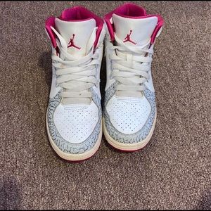 jordan’s , white with grey spots